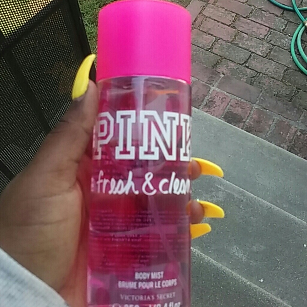 Pink body mist